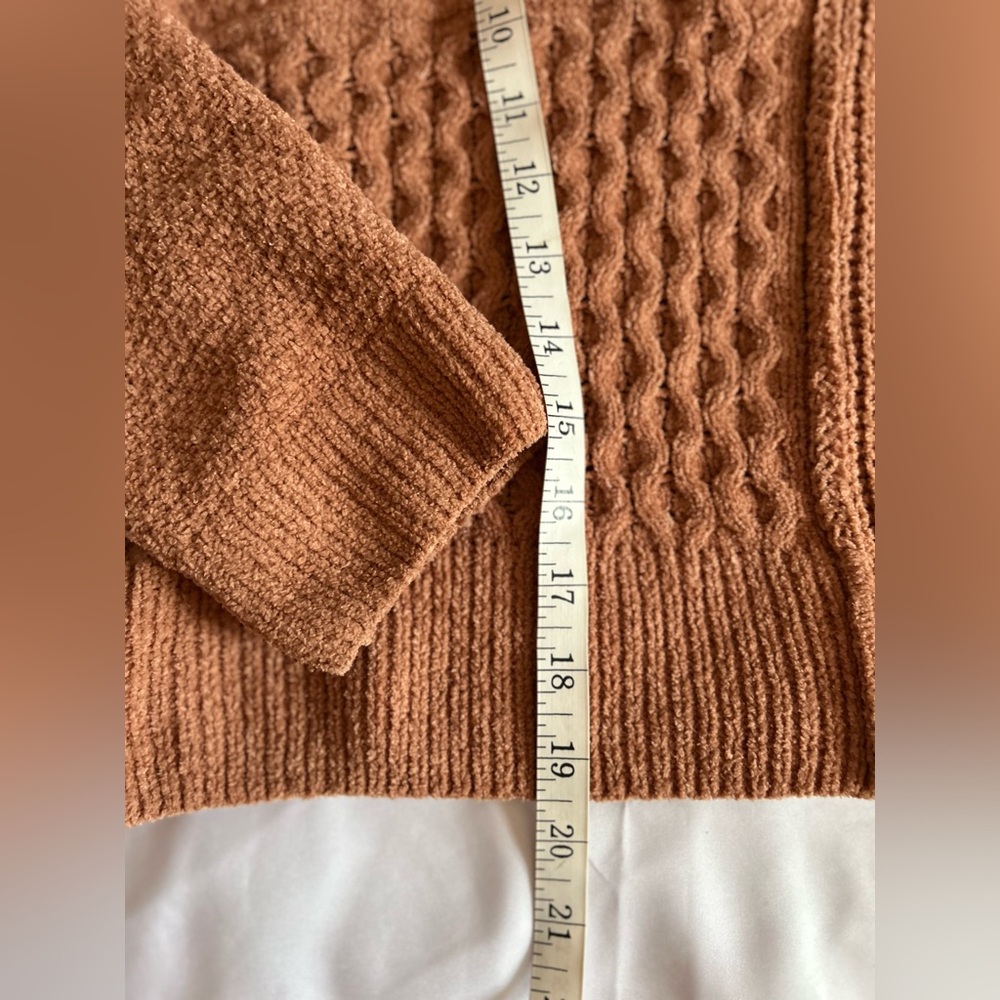 Pink Rose Brown
Cropped Mock Neck Sweater Size Medium - Picture 5 of 9